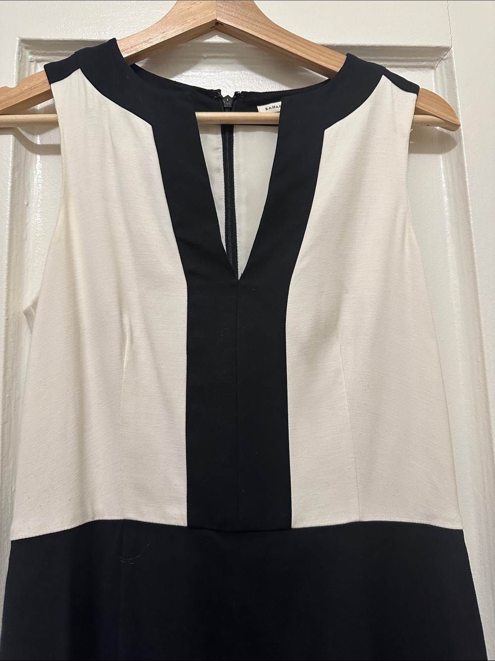Banana Republic Black and White Mini Dress - Picture 3 of 11